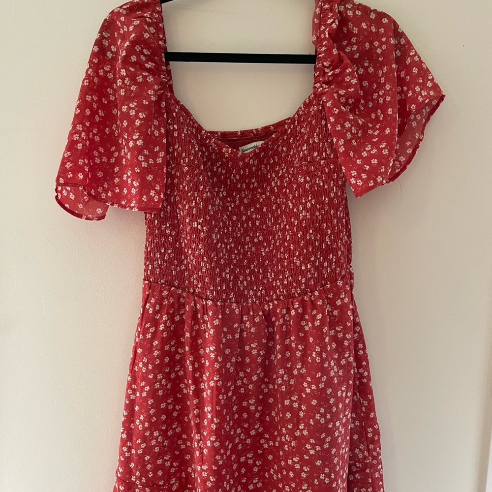 Abercrombie & Fitch. Flowly silk/tulle like red dress. Worn once.